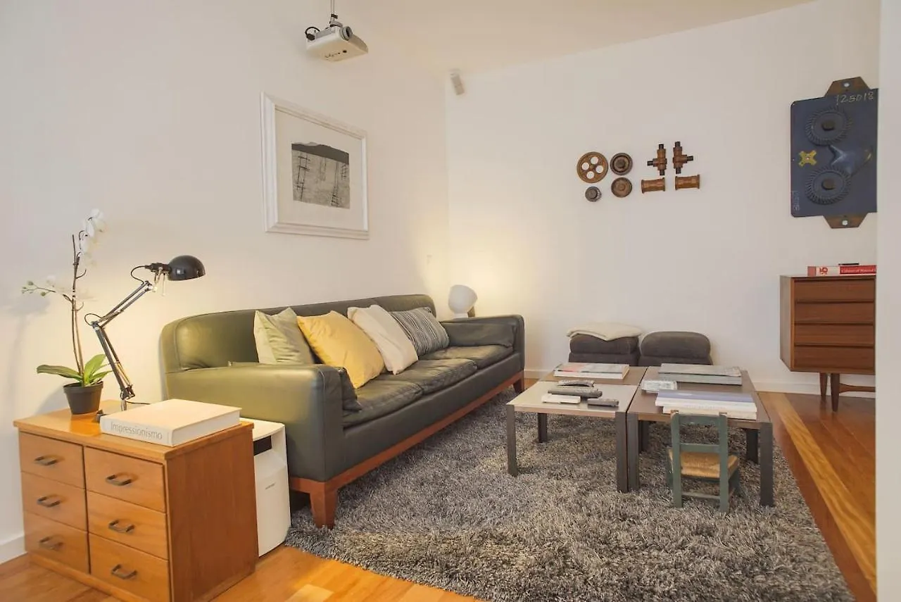 דירות Lisbon Industrial Flat W/ Garage פורטוגל